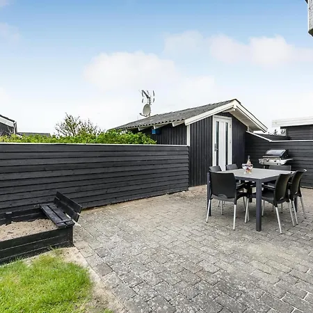 Holiday home Beautiful In Hvide Sande With Kitchen Bjerregard